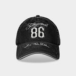 レトロなダメージ加工のベースボールキャップ