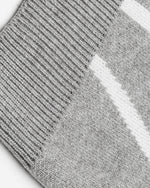 컬러 블록 니트 소재의 활용도 높은 코트