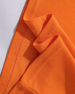 대비되는 컬러의 폼 프린트 반팔