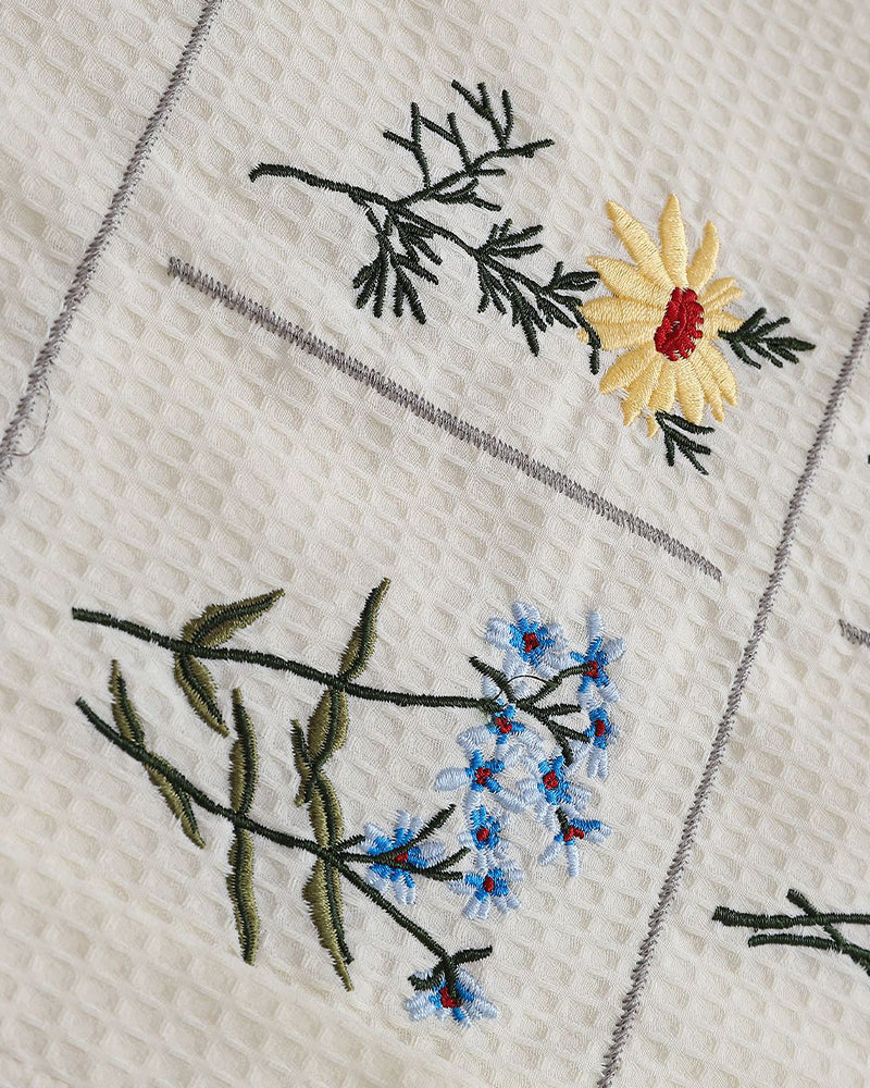 Floral embroidered long-sleeved shirt