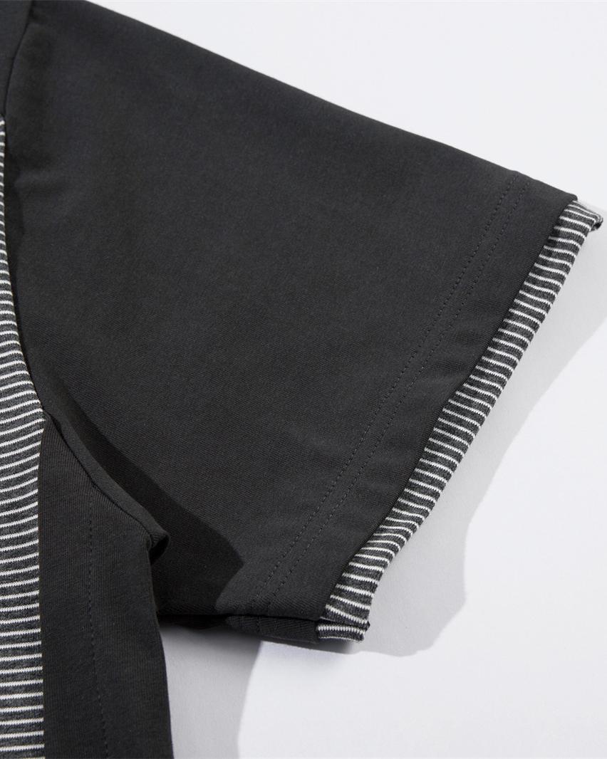 대조적인 컬러 스티칭 짧은 소매