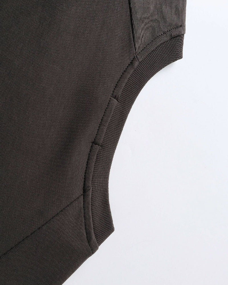 Loose contrasting short sleeves