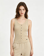 Simple and versatile sleeveless top (women's)