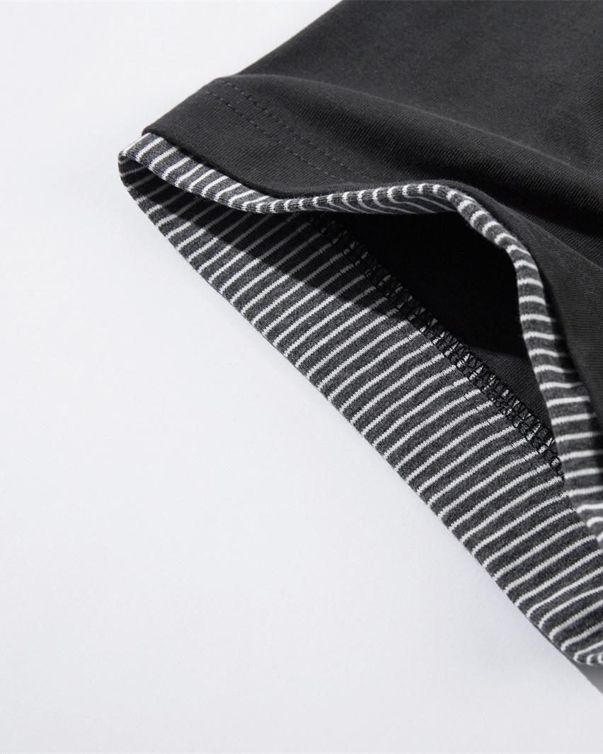 대조적인 컬러 스티칭 짧은 소매