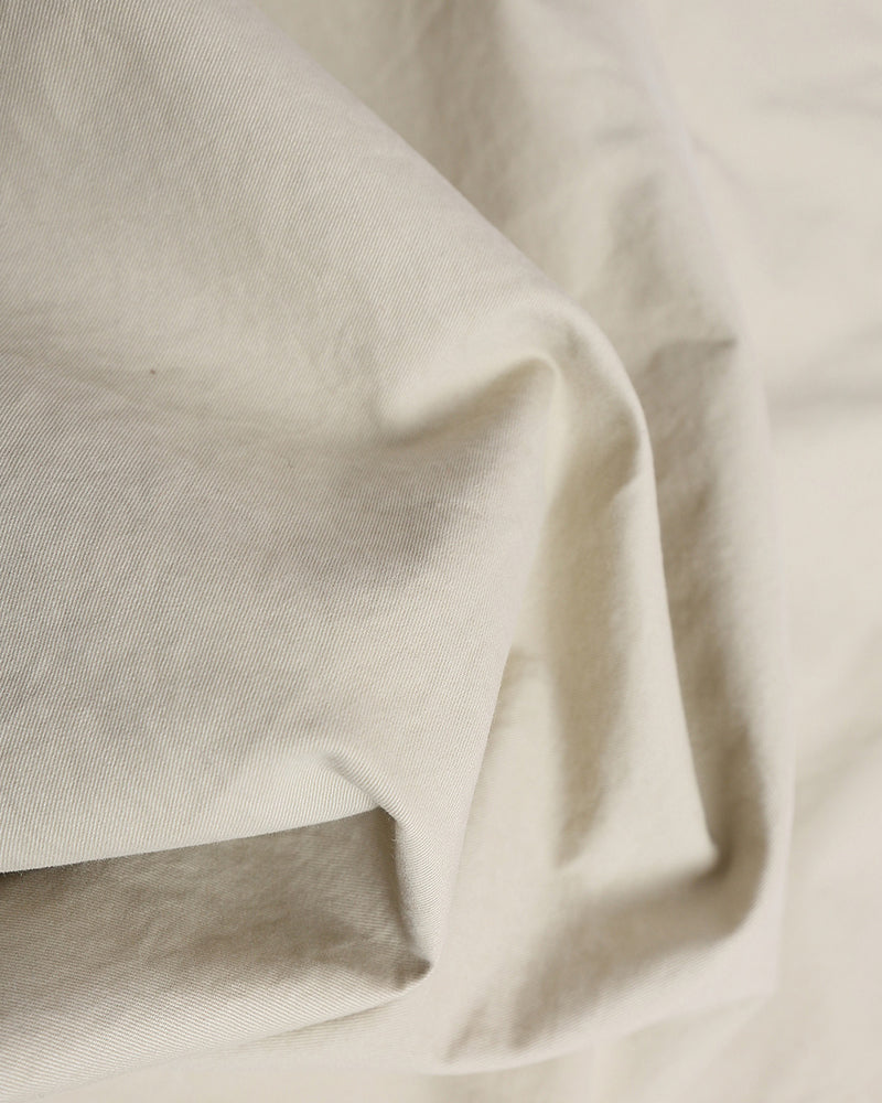 Embroidered zip-up short-sleeved shirt