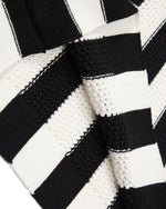 Simple and versatile collared sweater