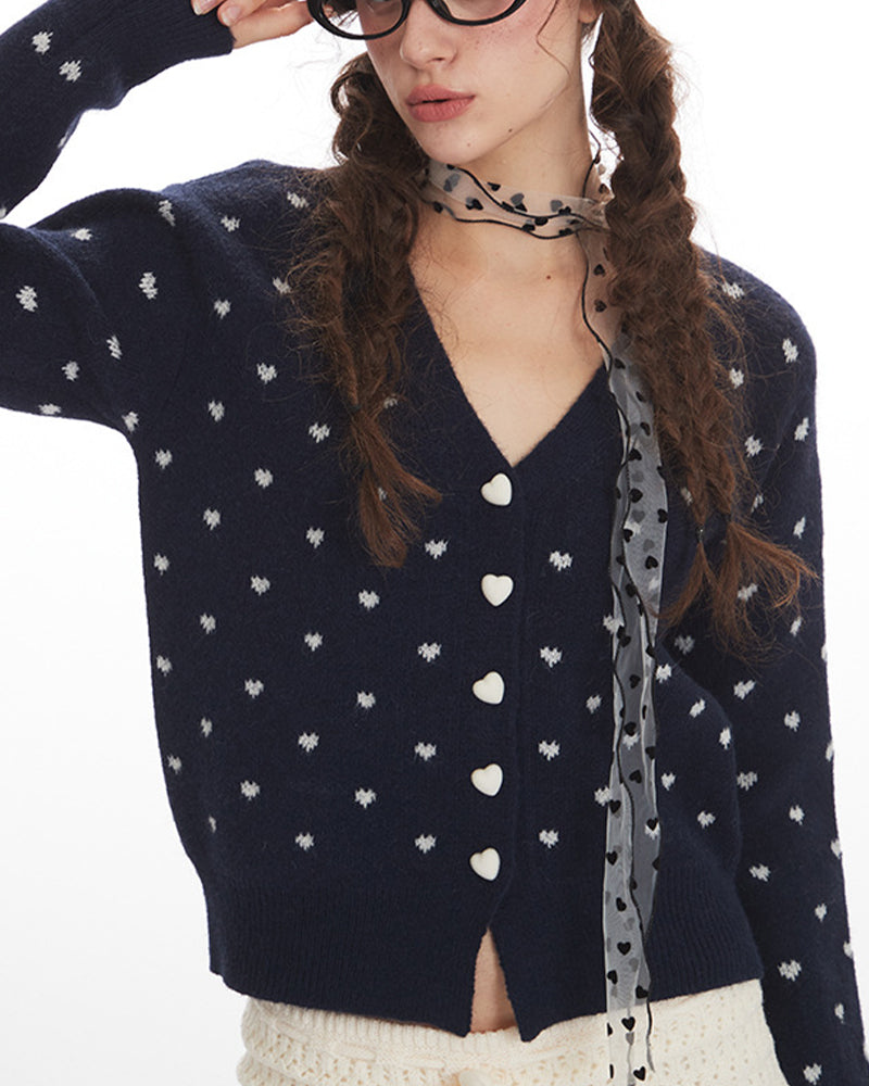 레이스 스카프와 넉넉한 핏의 니트 스웨터 (여성용)