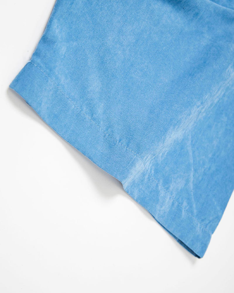 Short-sleeved shirt with small embroidered flowers