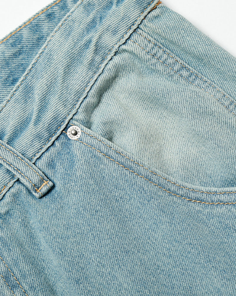 水洗直筒牛仔褲