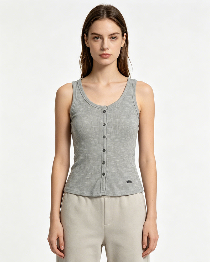 Simple and versatile sleeveless top (women's)