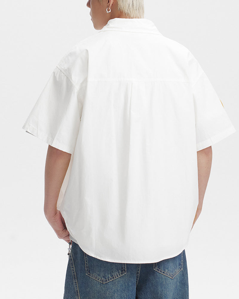 Badge embroidered short-sleeved shirt