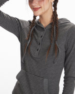 Slim-fit hooded long-sleeved top (women's)