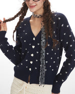 레이스 스카프와 넉넉한 핏의 니트 스웨터 (여성용)