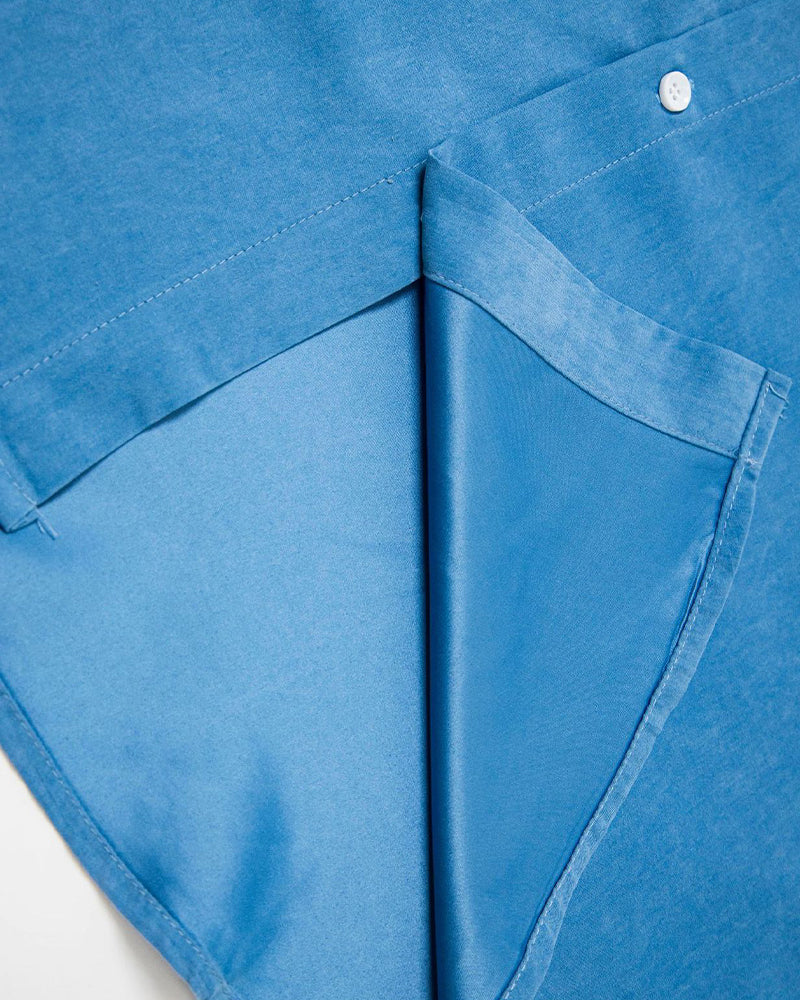 Short-sleeved shirt with small embroidered flowers