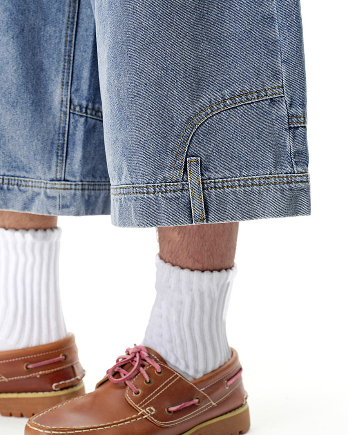 Structured Washed Capri Pants