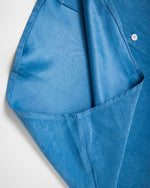 Short-sleeved shirt with small embroidered flowers