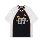 대비되는 색상의 심플한 반팔