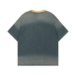 대조적인 컬러의 데님 반팔