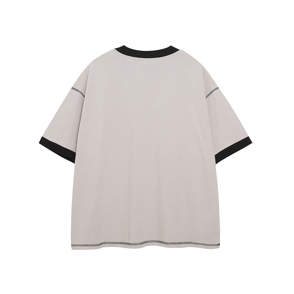 대조적인 컬러 레터링 짧은 소매