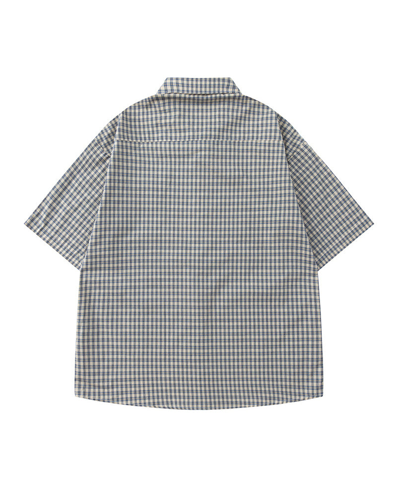 Casual plaid short-sleeved shirt