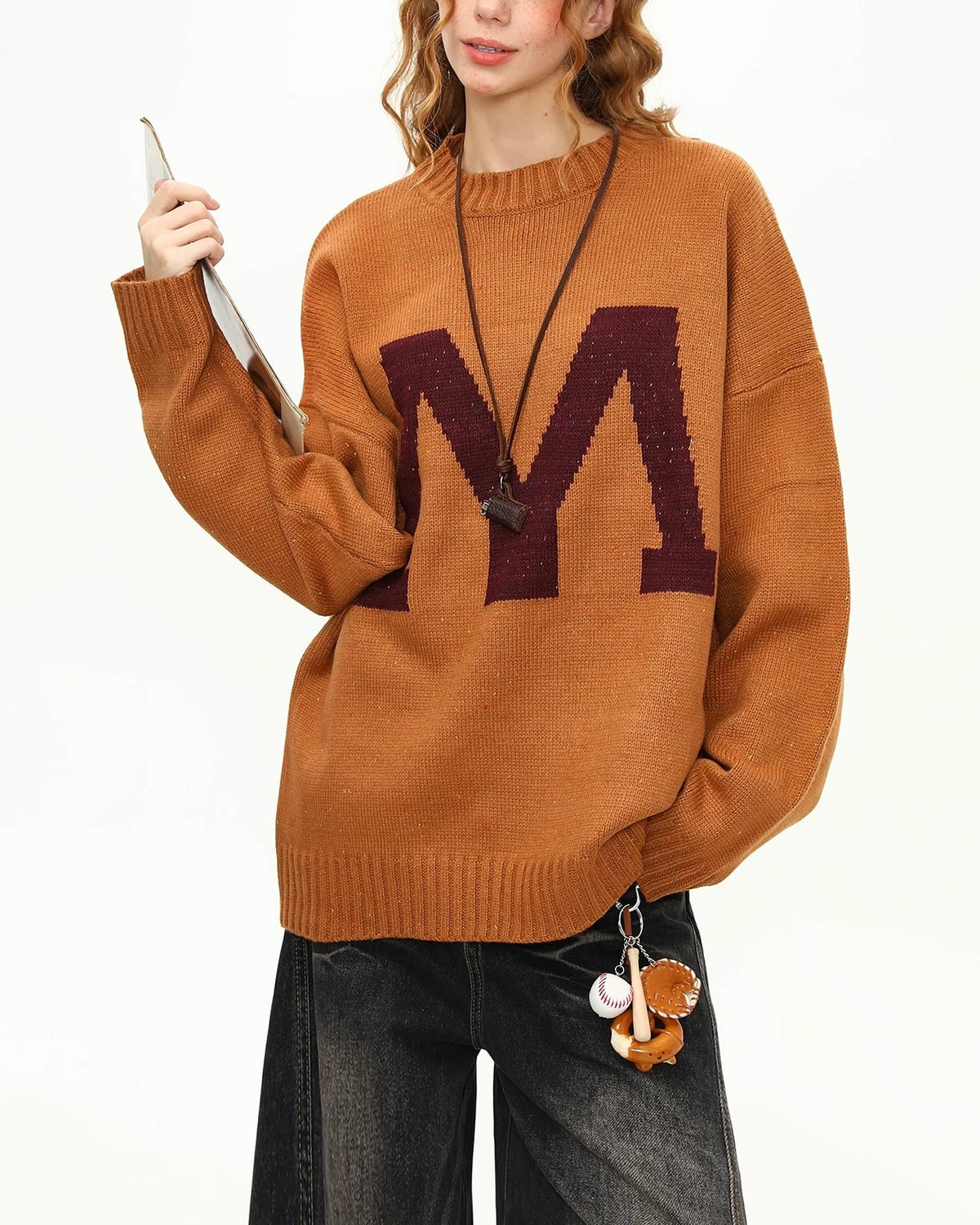 慵懶字母圓領毛衣