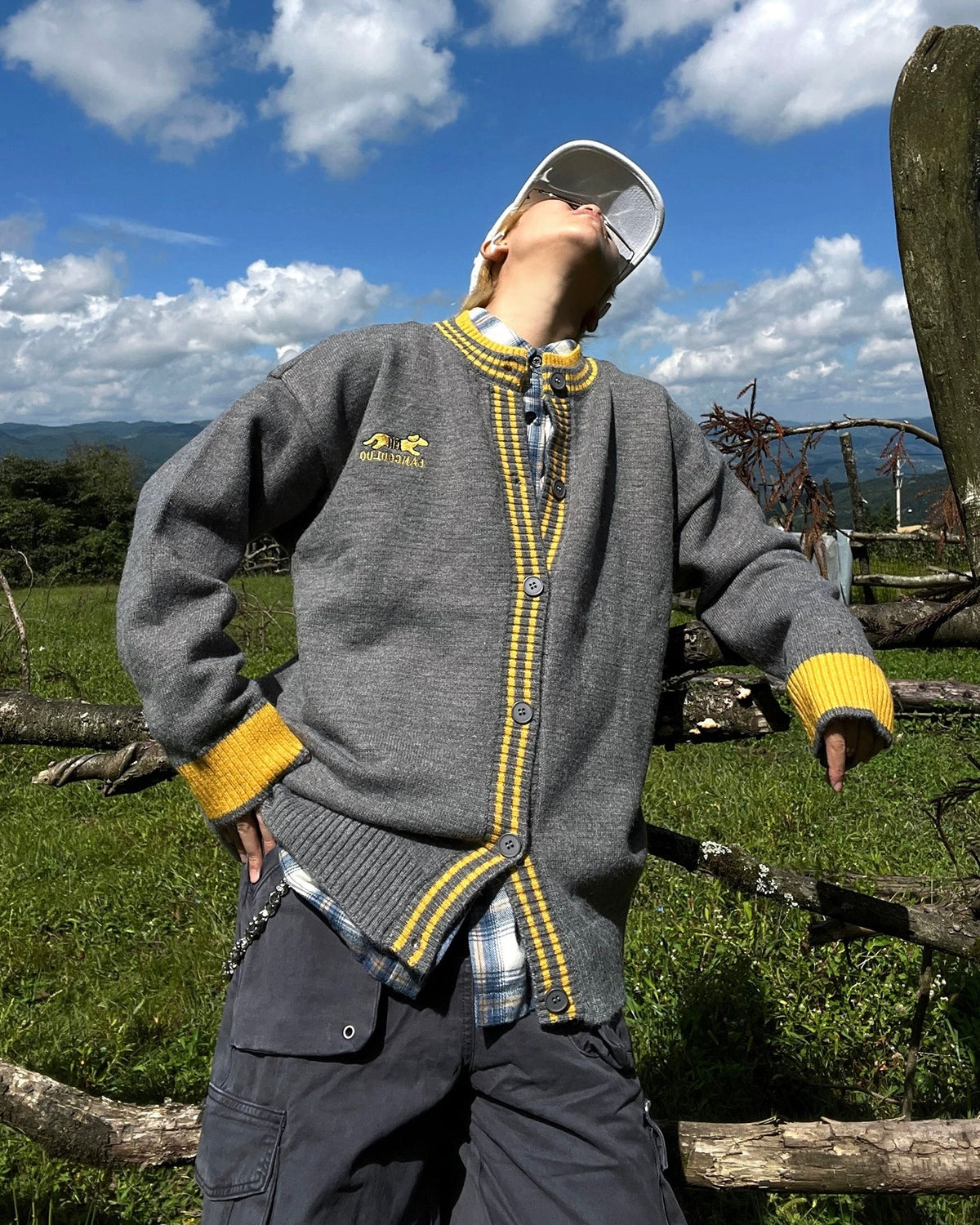 대비색 크루넥 스웨터