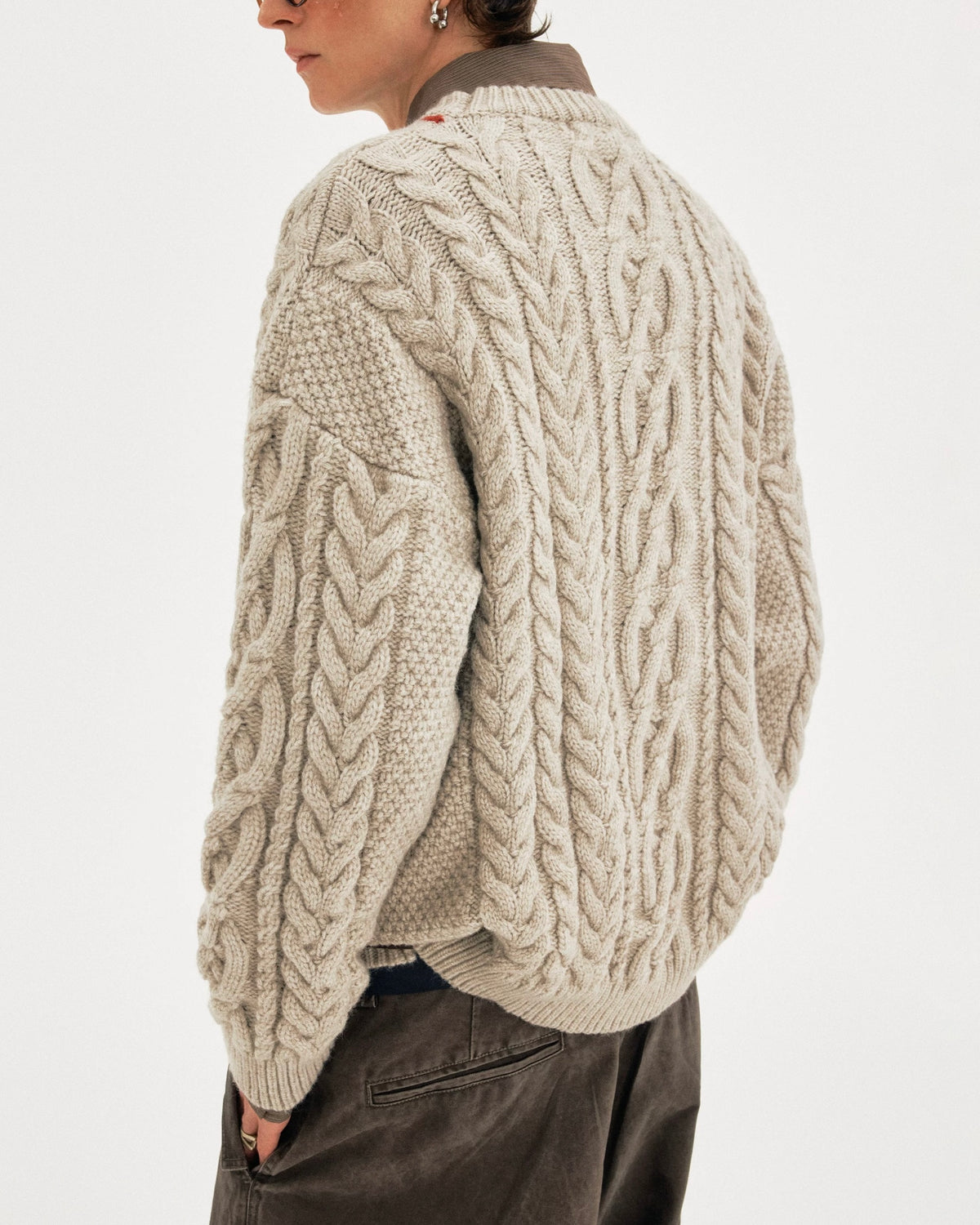 菱形格麻花辮套頭毛衣