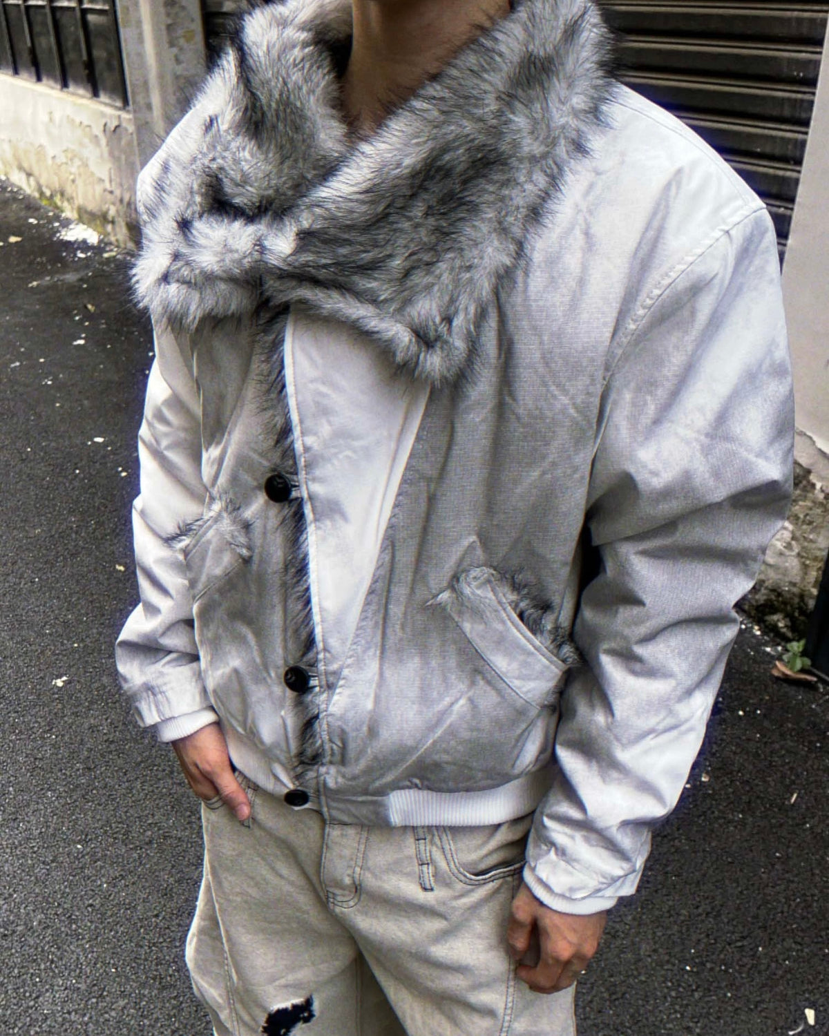 Short, versatile cotton-padded jacket