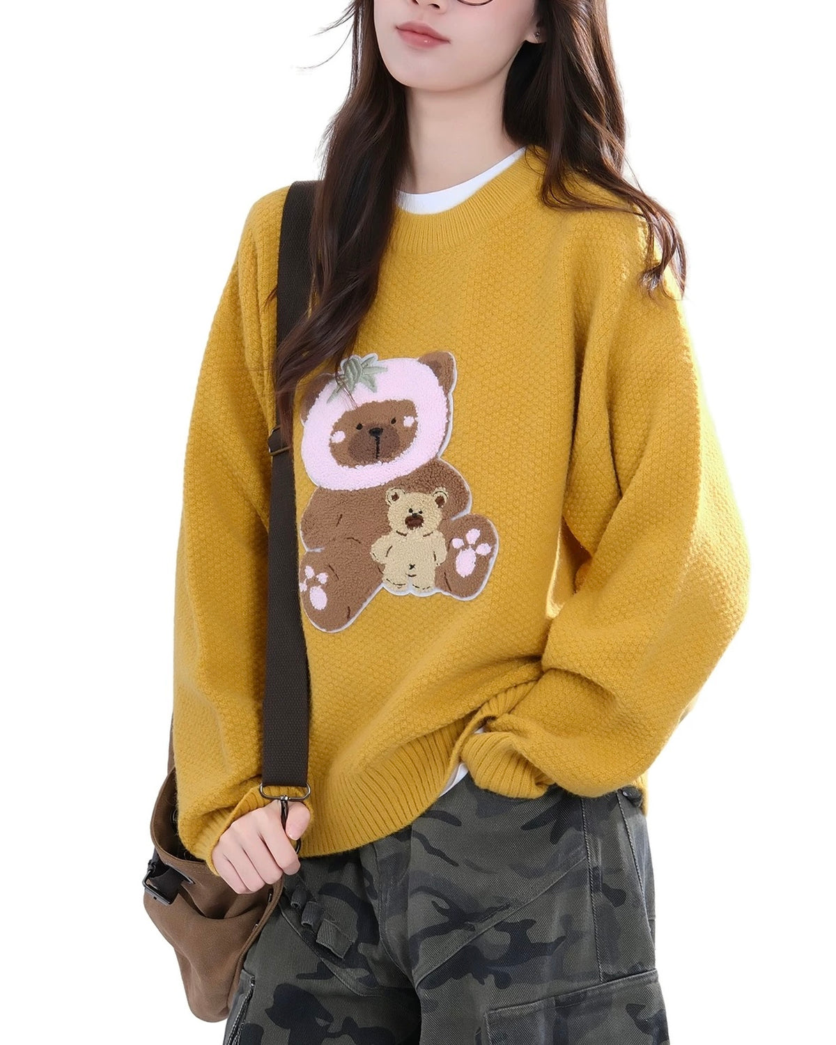 Crew neck bear knit sweater