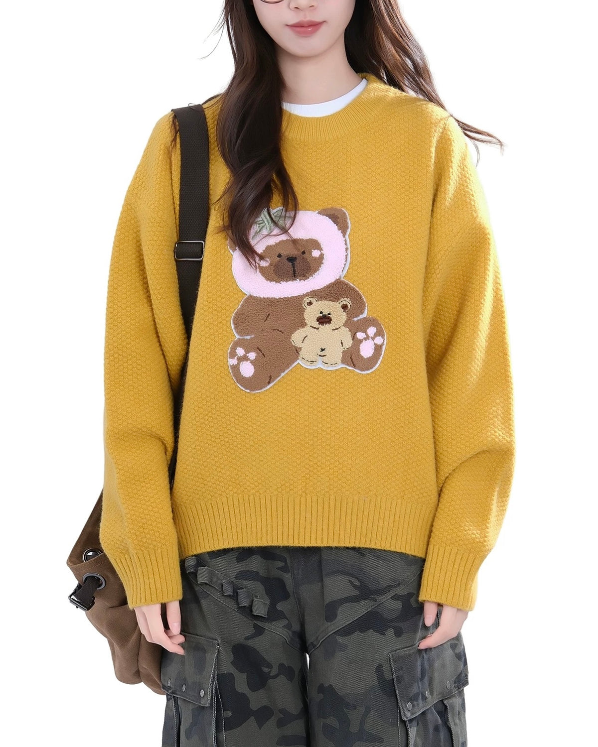 Crew neck bear knit sweater