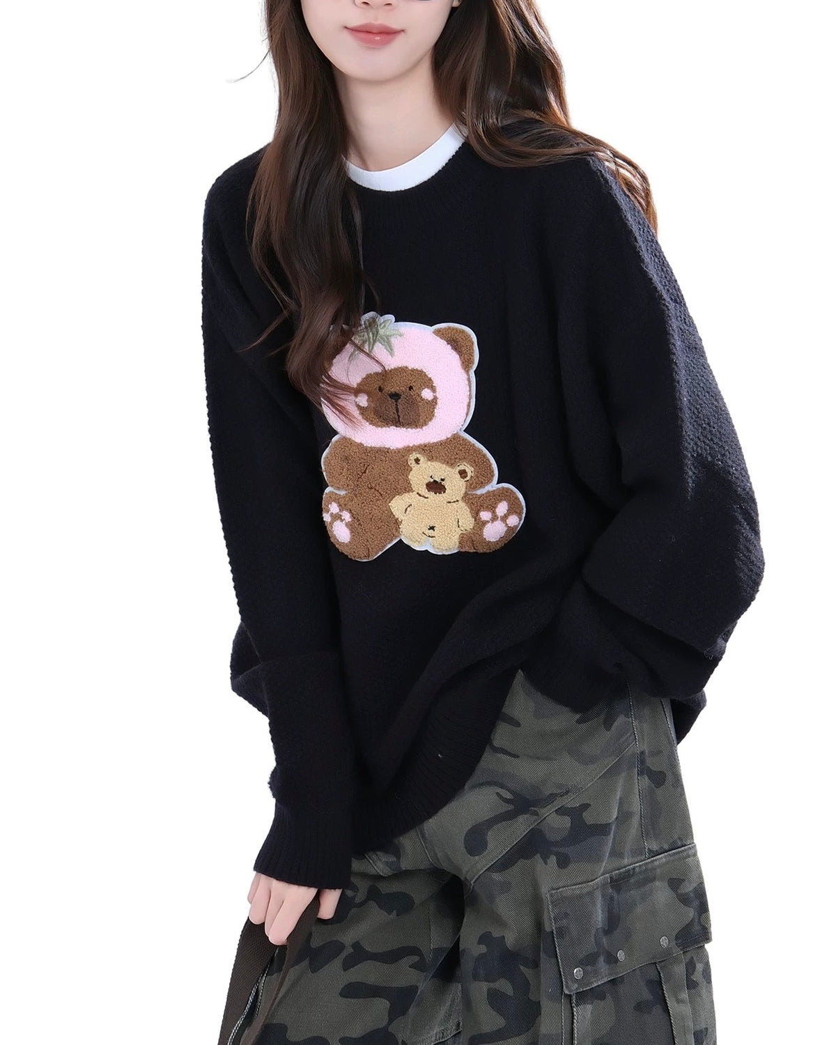 Crew neck bear knit sweater