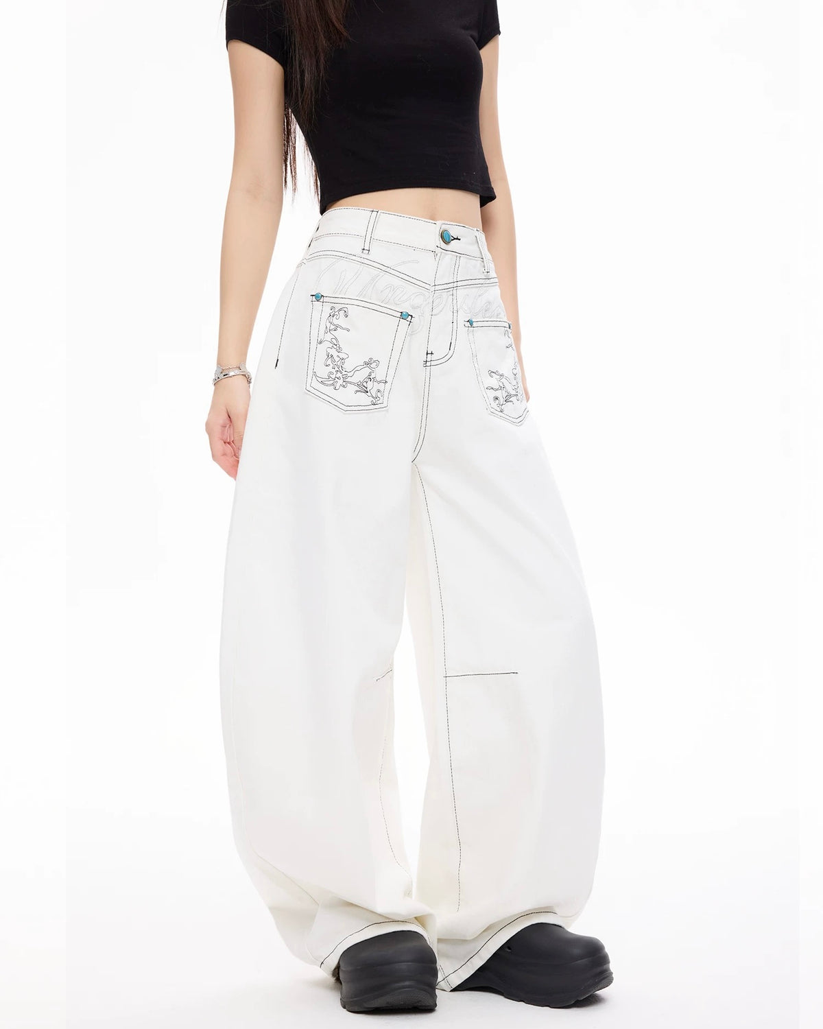 Loose-fitting washed denim jeans