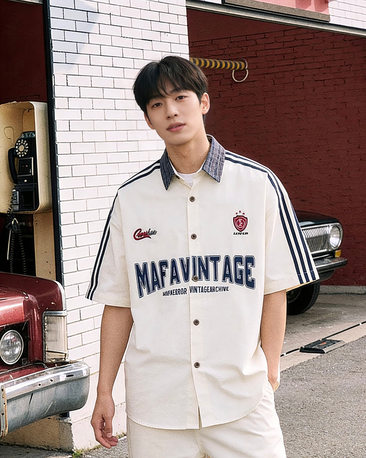 Embroidered contrast plaid short-sleeved shirt