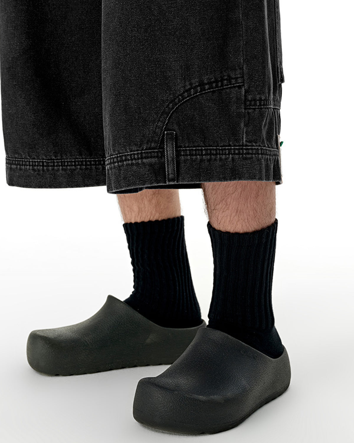 Structured Washed Capri Pants