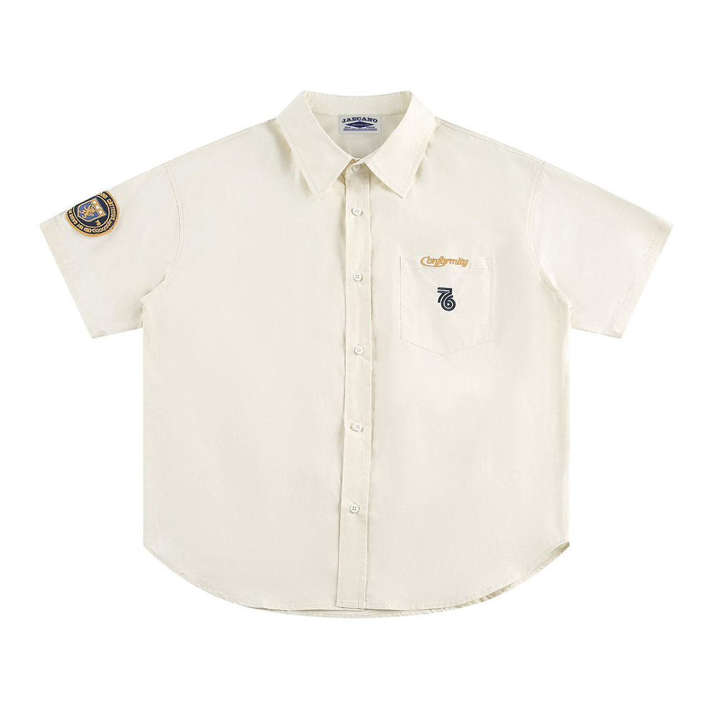 Badge embroidered short-sleeved shirt