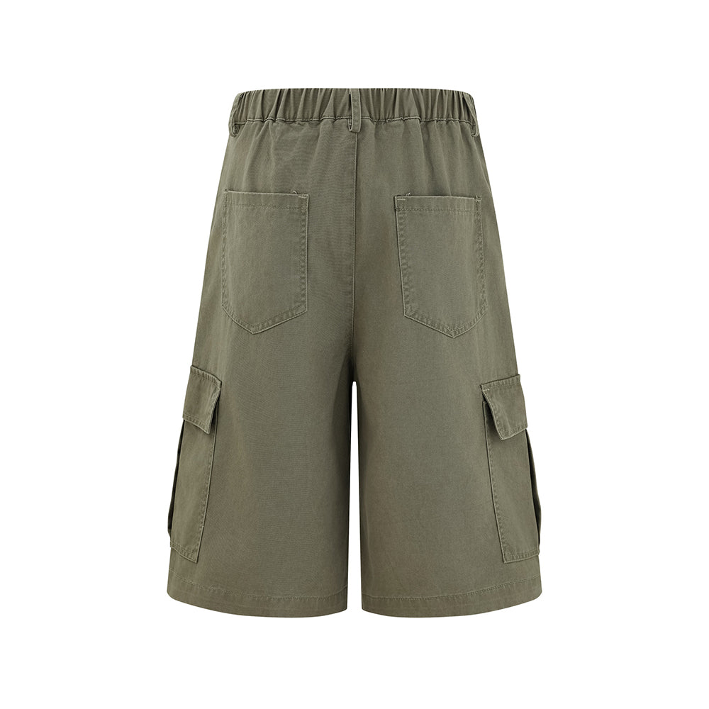 Multi-pocket cargo shorts