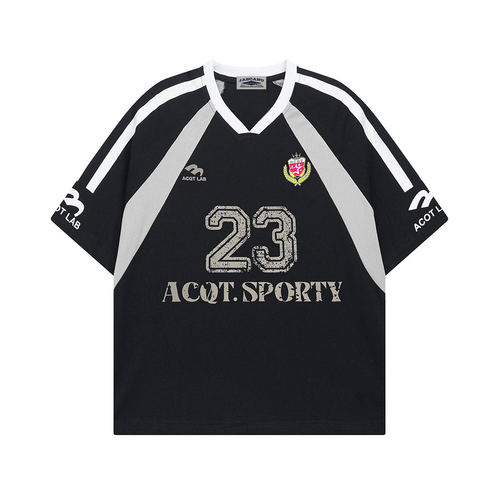 심플한 대비 컬러의 반팔