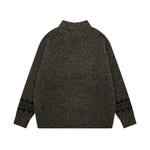 뿔 단추 자카드 스웨터