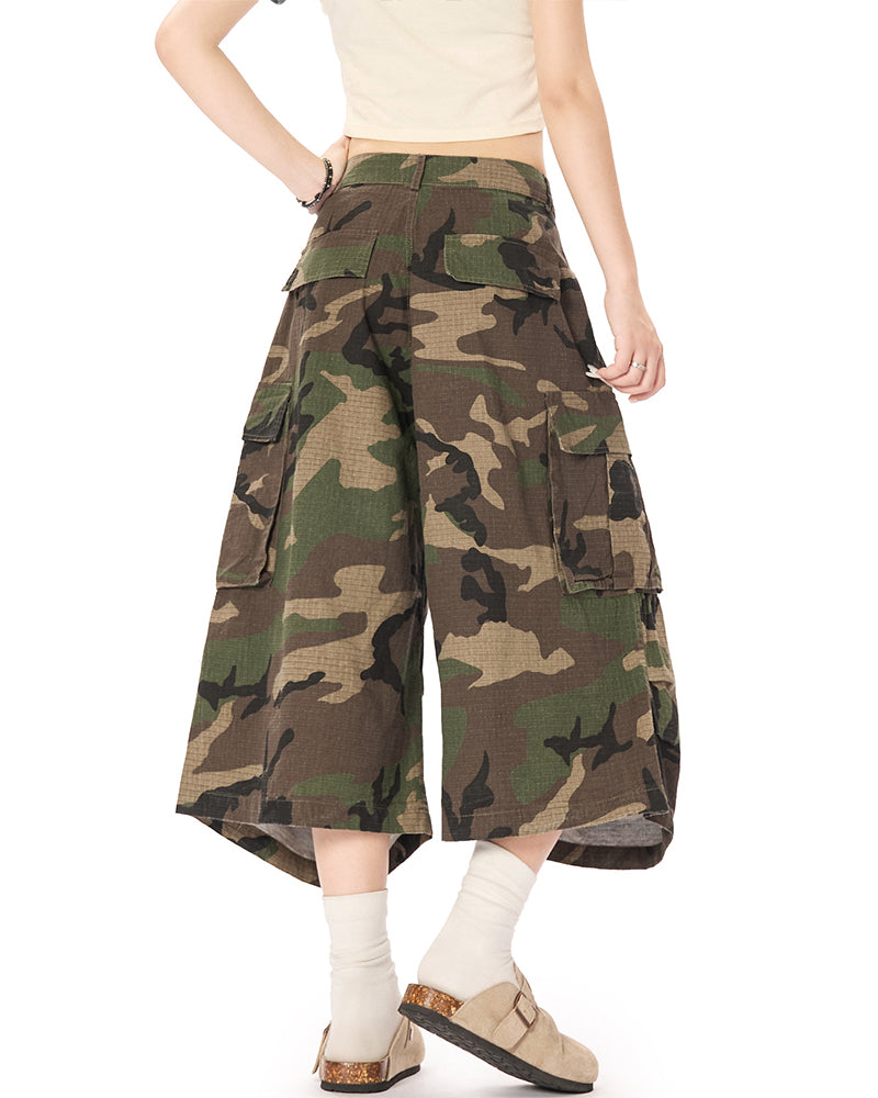 Camouflage cargo shorts