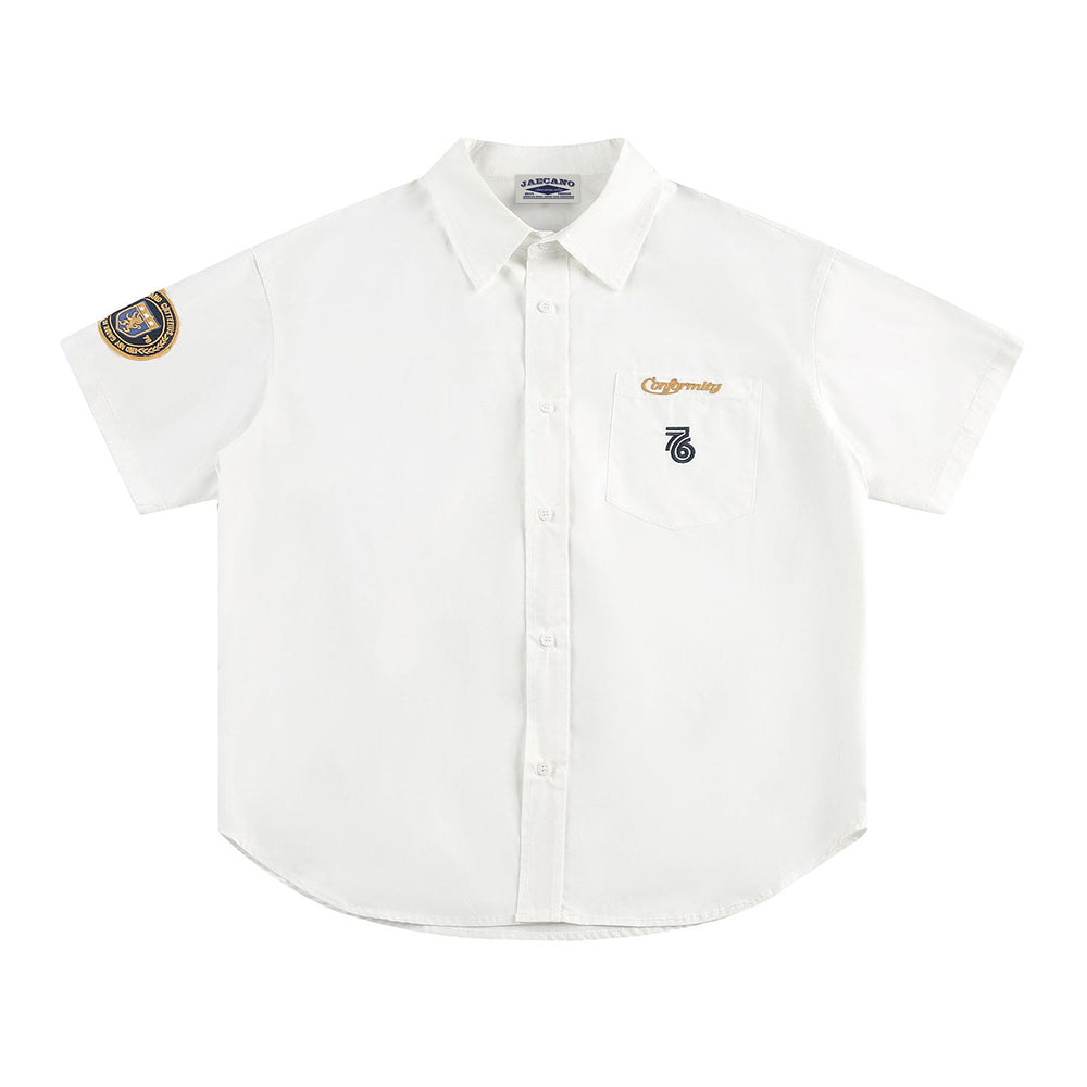 Badge embroidered short-sleeved shirt