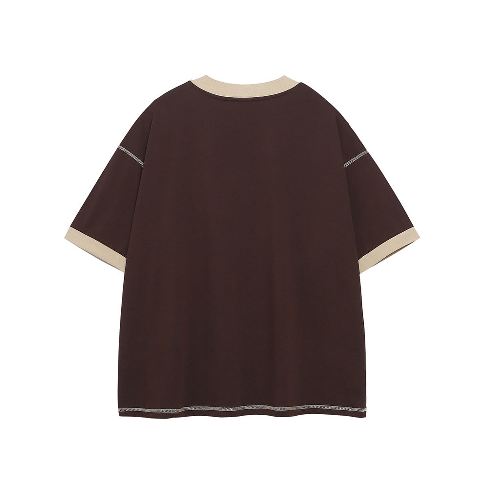 대조적인 컬러 레터링 짧은 소매