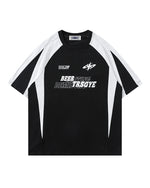 루즈한 반소매와 대비되는 레트로 패치워크