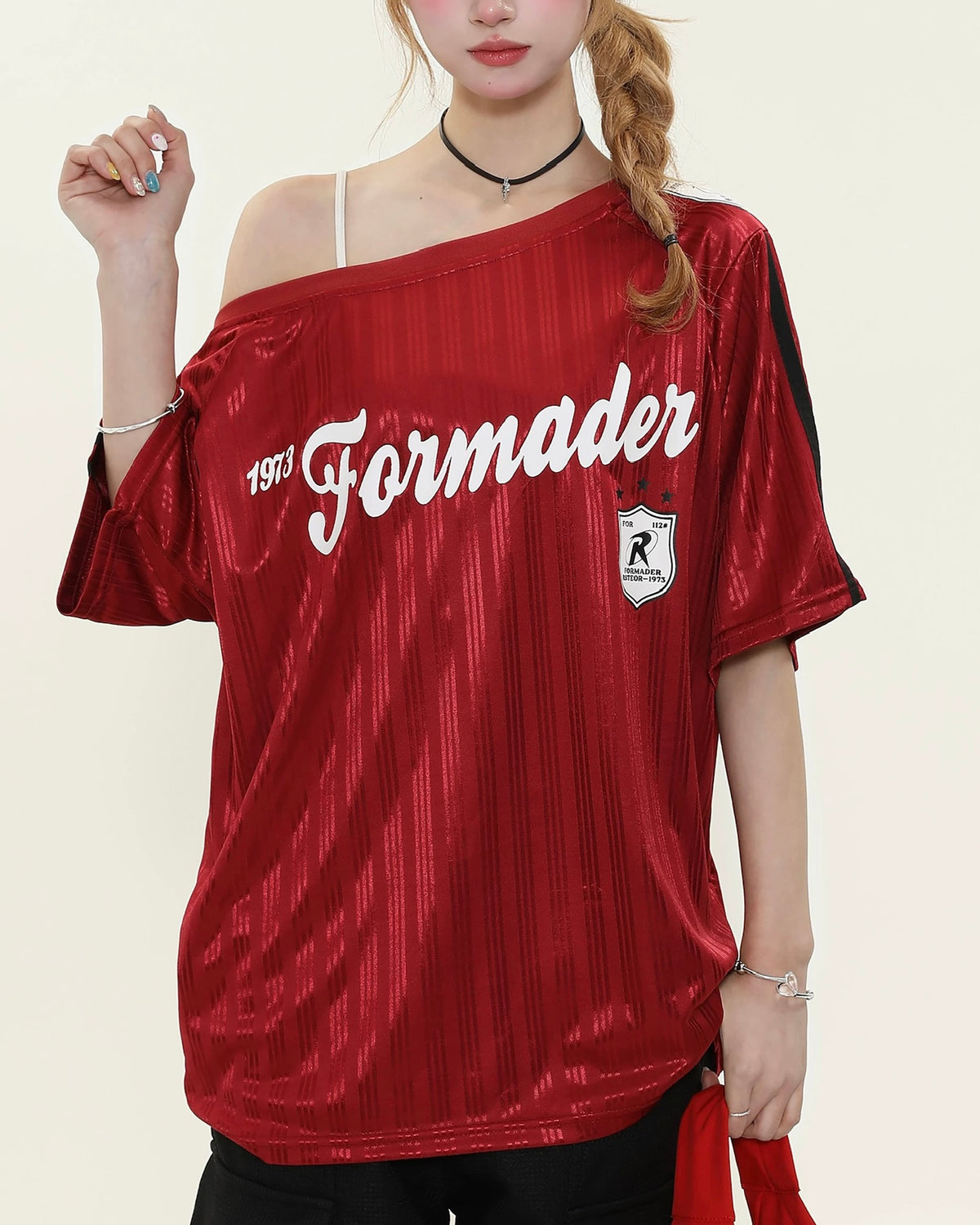 Off-shoulder neutral style short sleeves