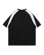 루즈한 반소매와 대비되는 레트로 패치워크