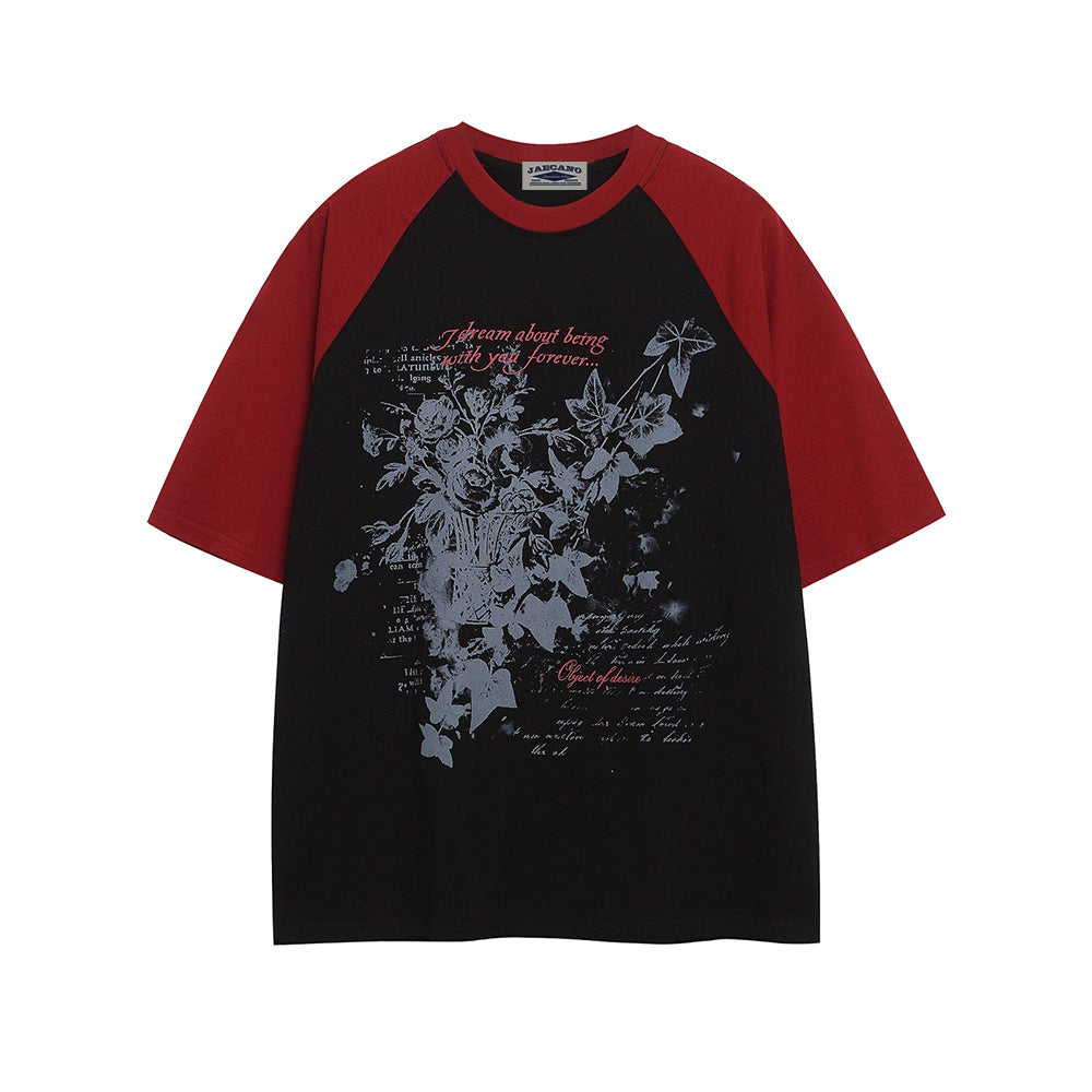 대비되는 색상의 꽃무늬 반팔