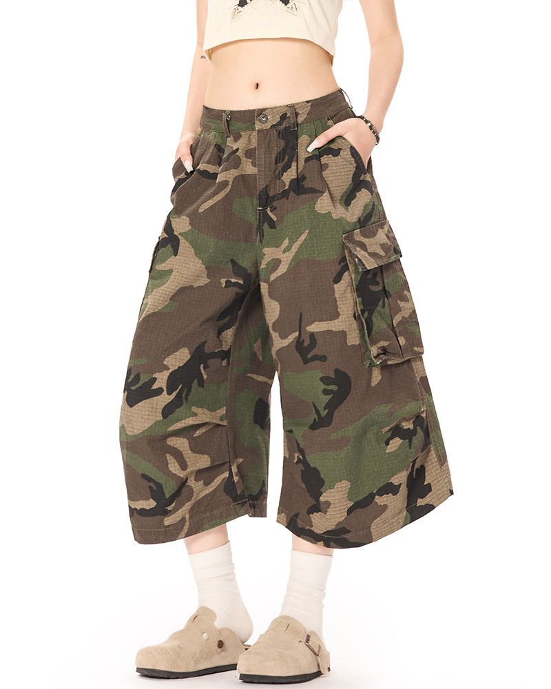 Camouflage cargo shorts