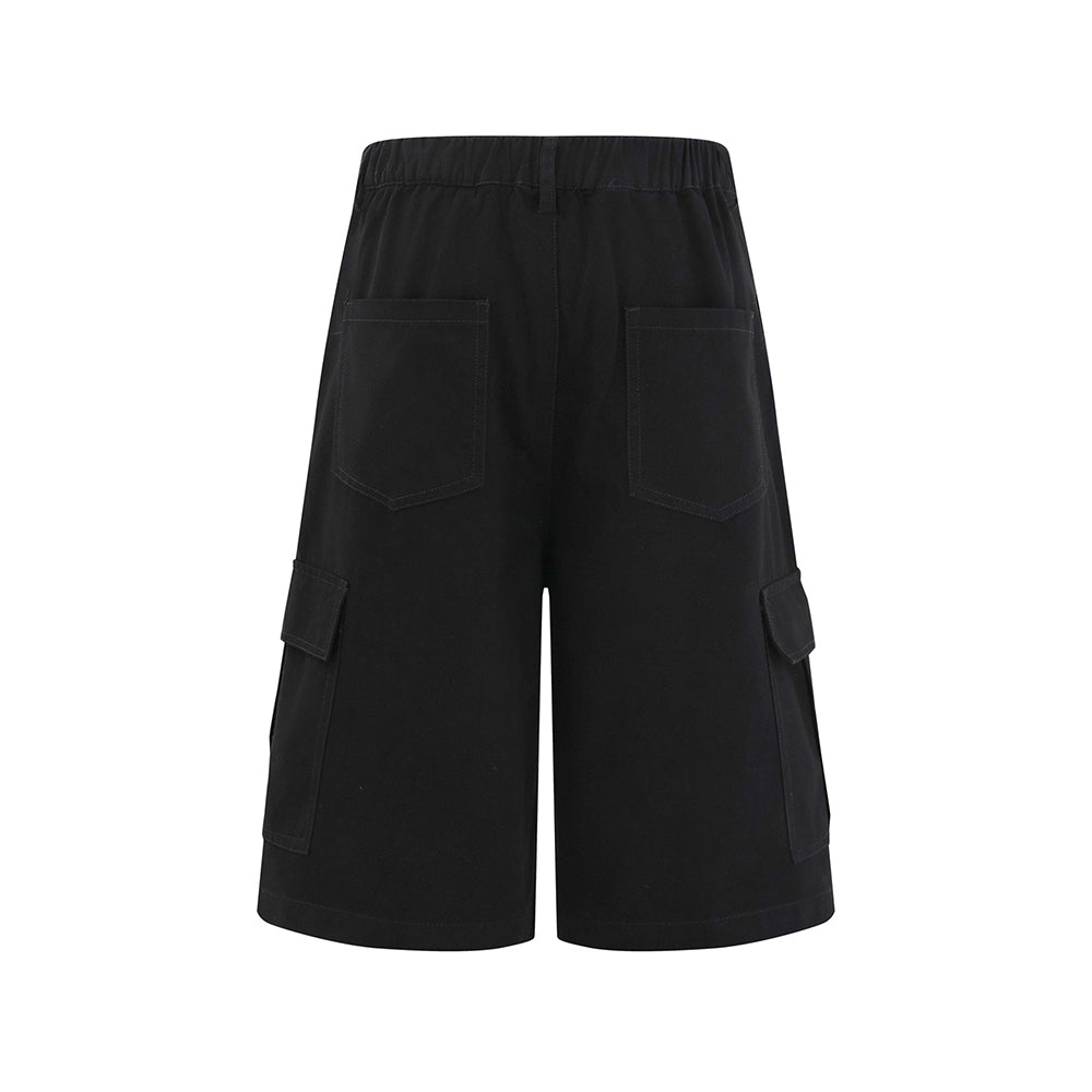 Multi-pocket cargo shorts