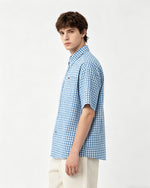 Casual plaid short-sleeved shirt