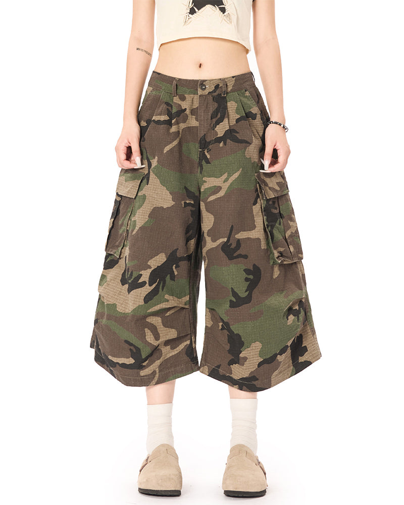Camouflage cargo shorts