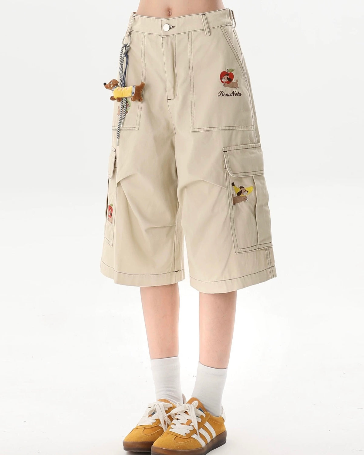 Multi-pocket cargo shorts